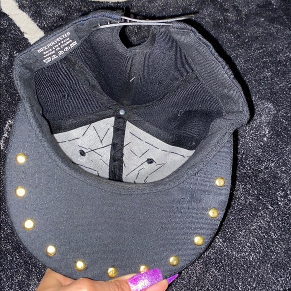 Video shoot ready.. or let’s just be extra today! - Picture 4 of 4